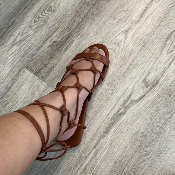 Express tie-up gladiator flat sandals - Picture 6 of 6